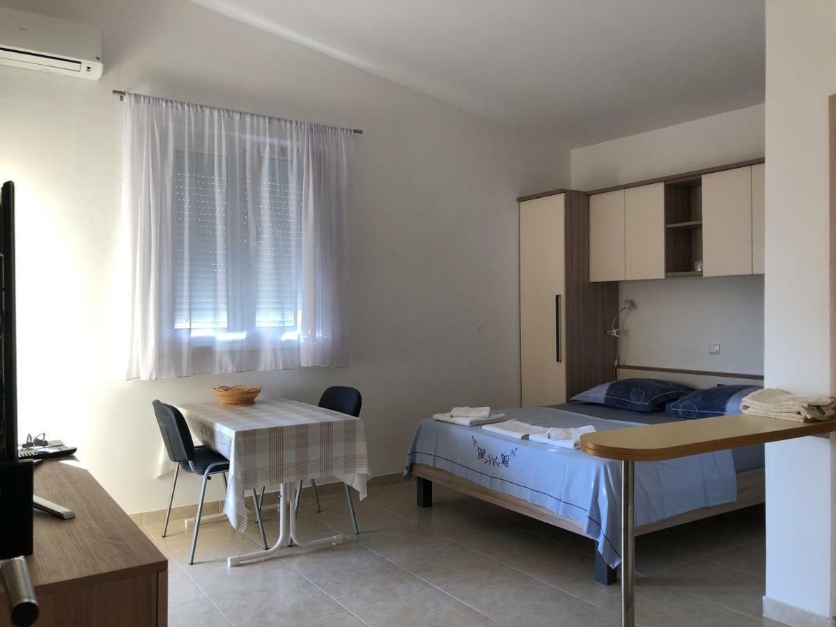 Ferienwohnung Casa Rada Vir Exterior foto