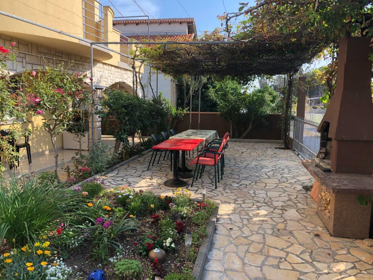 Ferienwohnung Casa Rada Vir Exterior foto